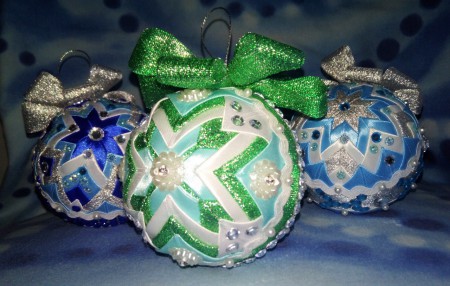 Новорічні кульки (техніка - артишок)